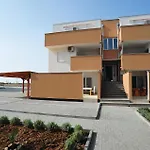 아파트 2 Bedroom Stunning In *
