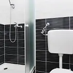 2 Bedroom Stunning In *