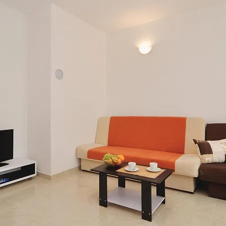 2 Bedroom Stunning In Apartament Nin