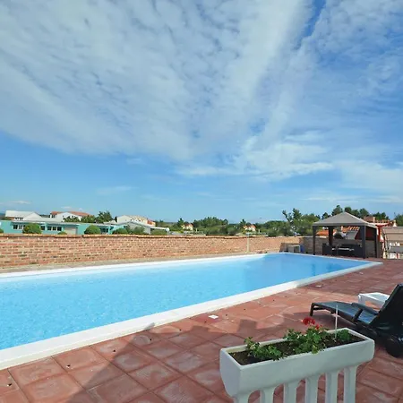 Apartament 2 Bedroom Stunning In