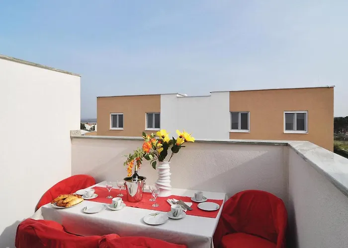 2 Bedroom Stunning In Apartament Nin