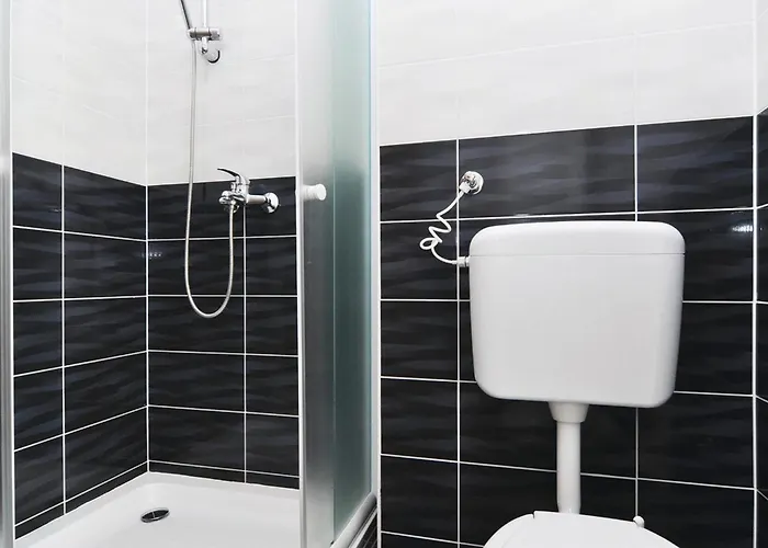 2 Bedroom Stunning In *