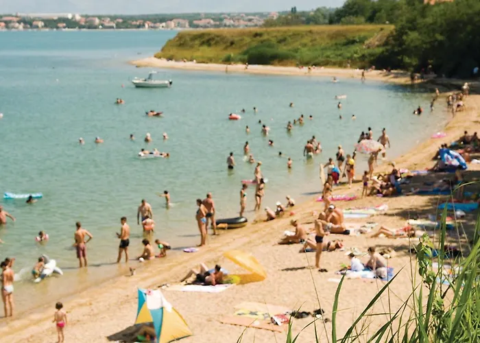 2 Bedroom Stunning In Apartament