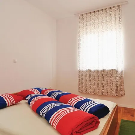 Апартаменты 2 Bedroom Stunning In *