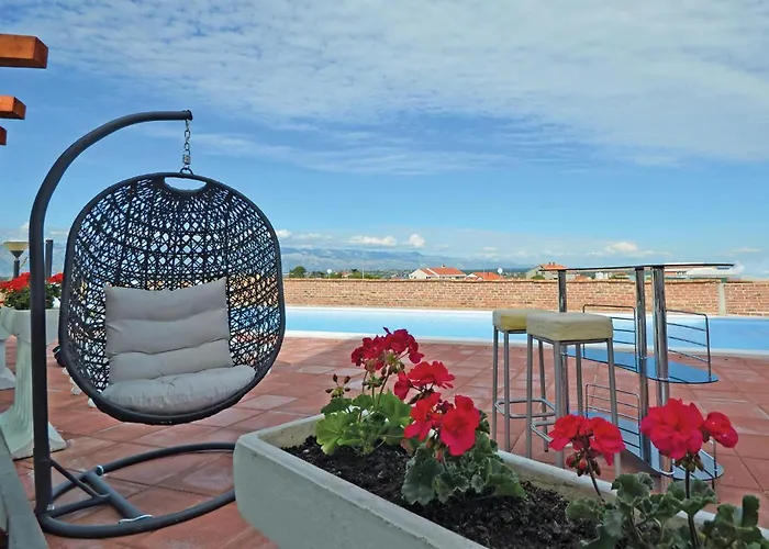 2 Bedroom Stunning In Апартаменты Нин